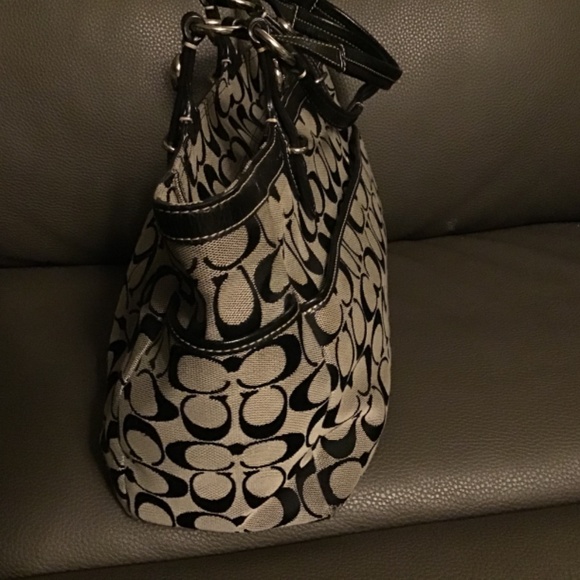 Coach Shoulder Bag - Picture 3 of 8